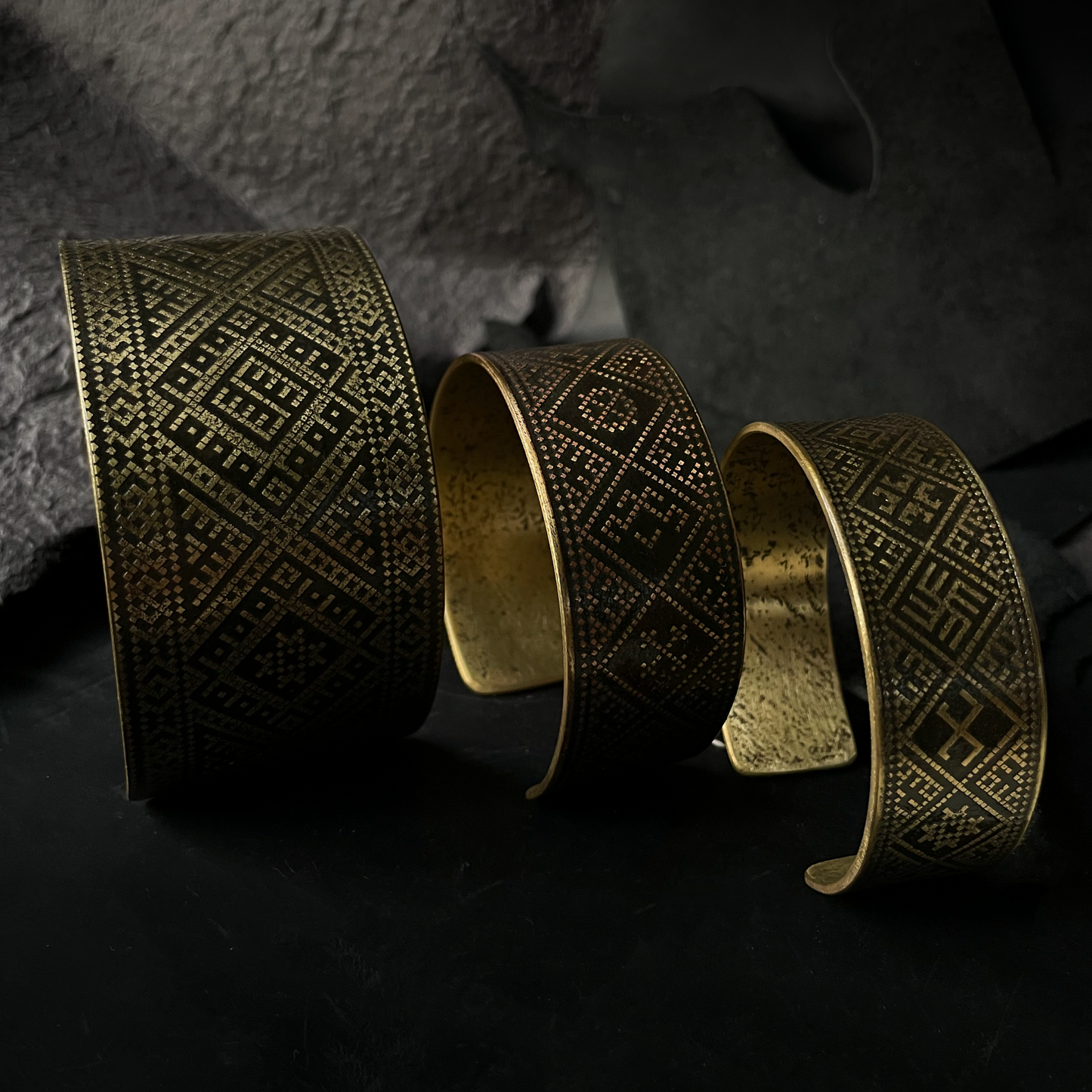 Create your own: Brass Baltic Bracelet