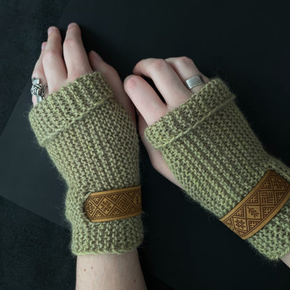 Natural wool wrist warmers